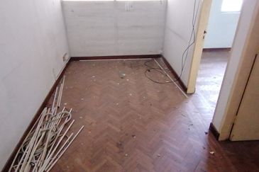 OUG/Taman United 2 Storey Corner Bungalow For Sale