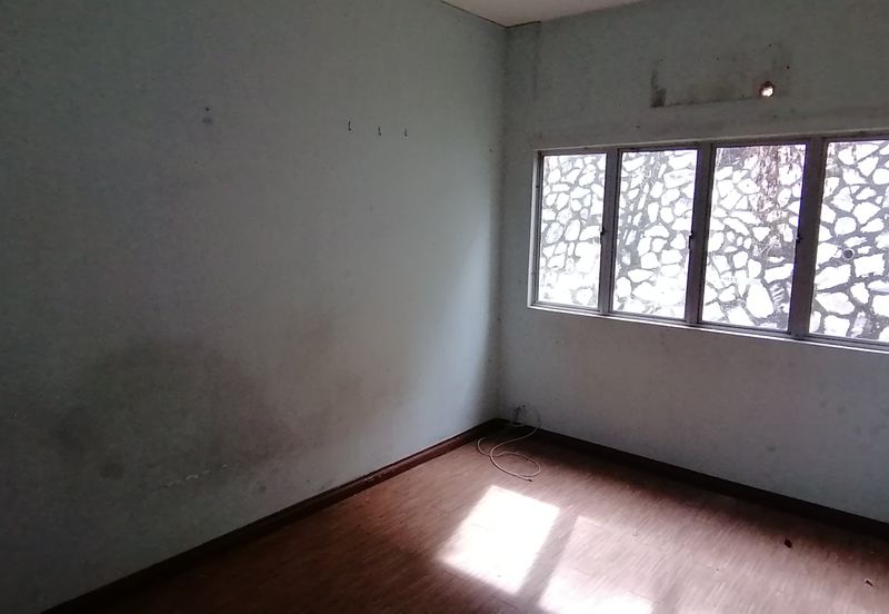 OUG/Taman United 2 Storey Corner Bungalow For Sale