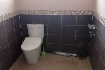 OUG/Taman United 2 Storey Corner Bungalow For Sale