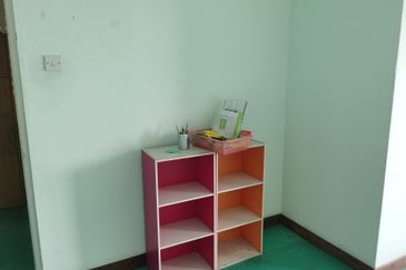 OUG 2 Storey Corner Kindergarten/Daycare For Rent