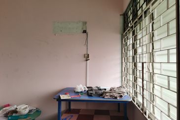 OUG 2 Storey Corner Kindergarten/Daycare For Rent