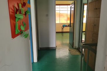 OUG 2 Storey Corner Kindergarten/Daycare For Rent