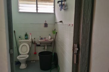 OUG 2 Storey Corner Kindergarten/Daycare For Rent