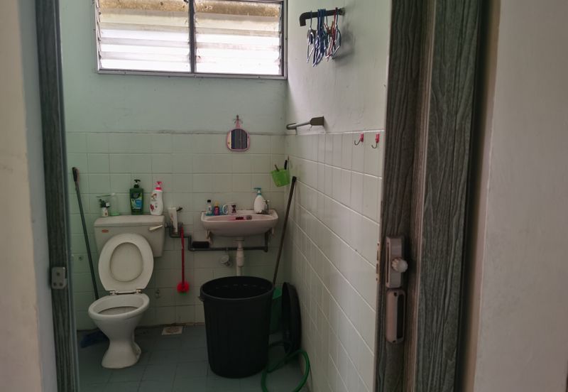 OUG 2 Storey Corner Kindergarten/Daycare For Rent