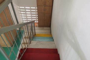 OUG 2 Storey Corner Kindergarten/Daycare For Rent