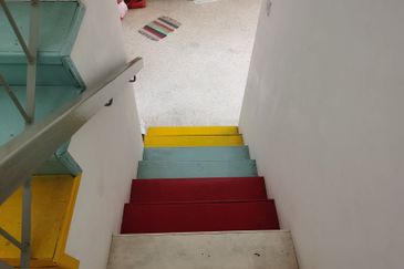 OUG 2 Storey Corner Kindergarten/Daycare For Rent