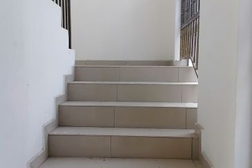 OUG/Old Klang Road 3.5 Storey Corner Bungalow