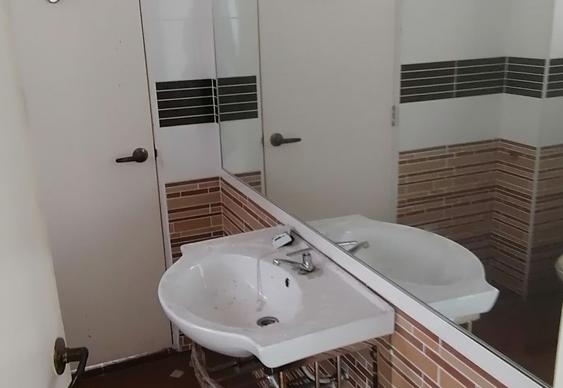 OUG/Old Klang Road 3.5 Storey Corner Bungalow