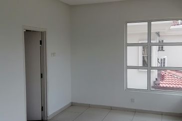 OUG/Old Klang Road 3.5 Storey Corner Bungalow