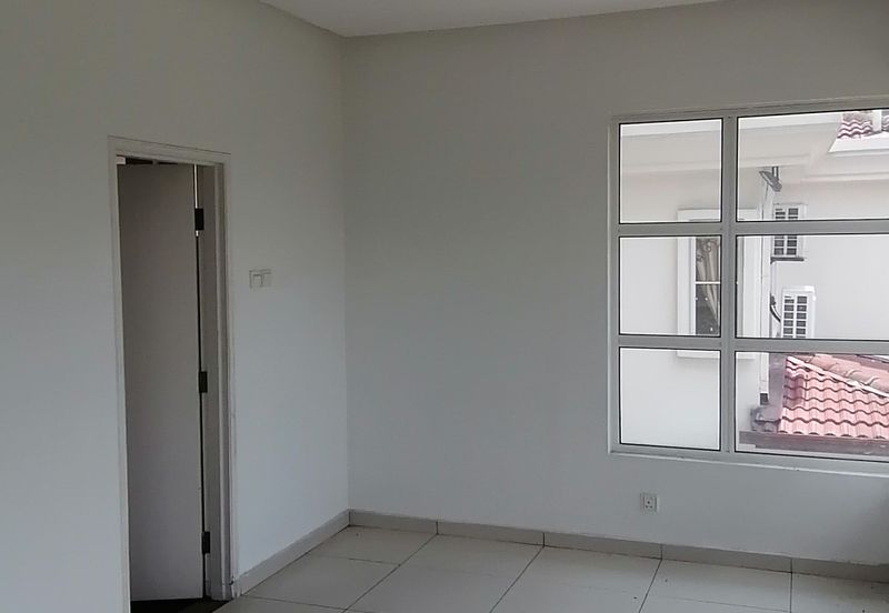 OUG/Old Klang Road 3.5 Storey Corner Bungalow