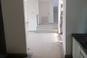 OUG/Old Klang Road 3.5 Storey Corner Bungalow