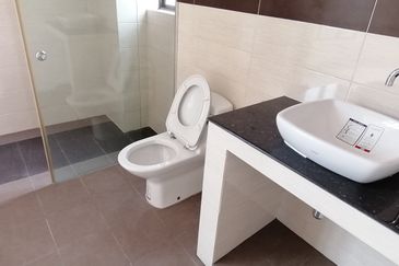 OUG/Taman Yarl Bungalow For Rent