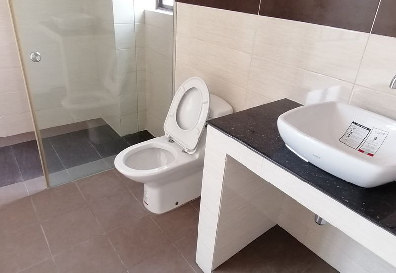 OUG/Taman Yarl Bungalow For Rent