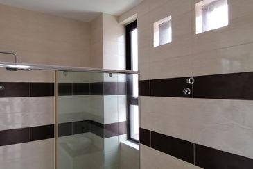 OUG/Taman Yarl Bungalow For Rent