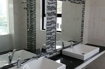 OUG/Taman Yarl Bungalow For Rent