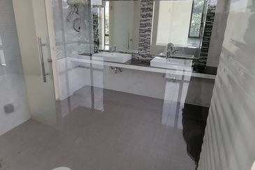 OUG/Taman Yarl Bungalow For Rent