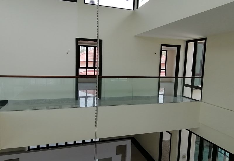 OUG/Taman Yarl Bungalow For Rent