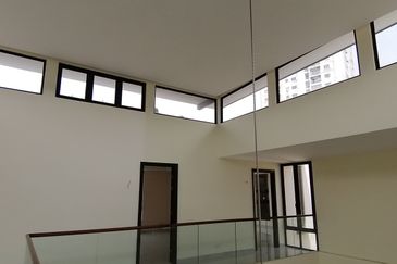 OUG/Taman Yarl Bungalow For Rent