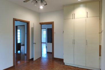 OUG/Taman Yarl Corner 2 Storey Semi D for Rent