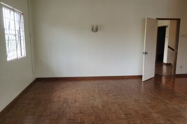 OUG/Taman Yarl Corner 2 Storey Semi D for Rent