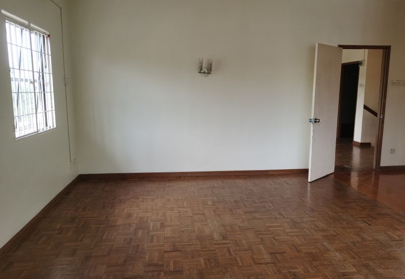 OUG/Taman Yarl Corner 2 Storey Semi D for Rent