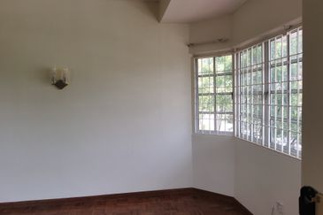 OUG/Taman Yarl Corner 2 Storey Semi D for Rent