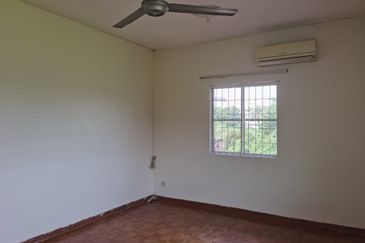 OUG/Taman Yarl Corner 2 Storey Semi D for Rent