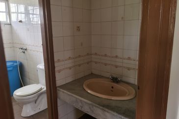 OUG/Taman Yarl Corner 2 Storey Semi D for Rent