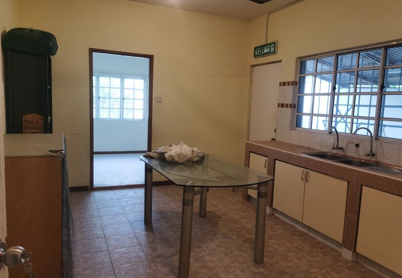 OUG/Taman Yarl Corner 2 Storey Semi D for Rent