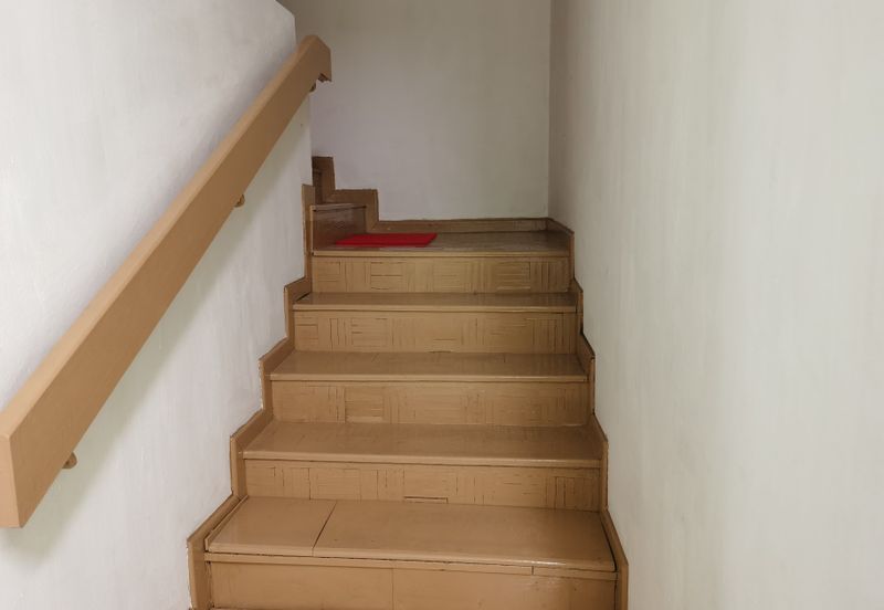 OUG 2 Storey Terrace Near OUG Market For Sale