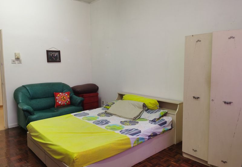 OUG 2 Storey Terrace Near OUG Market For Sale