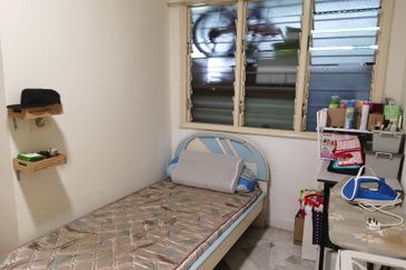 OUG 2 Storey Terrace Near OUG Market For Sale