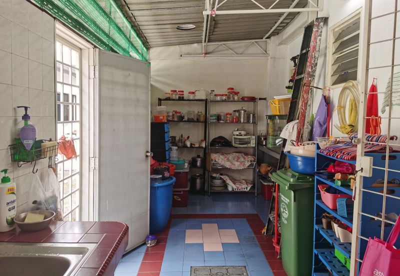 OUG 2 Storey Terrace Near OUG Market For Sale