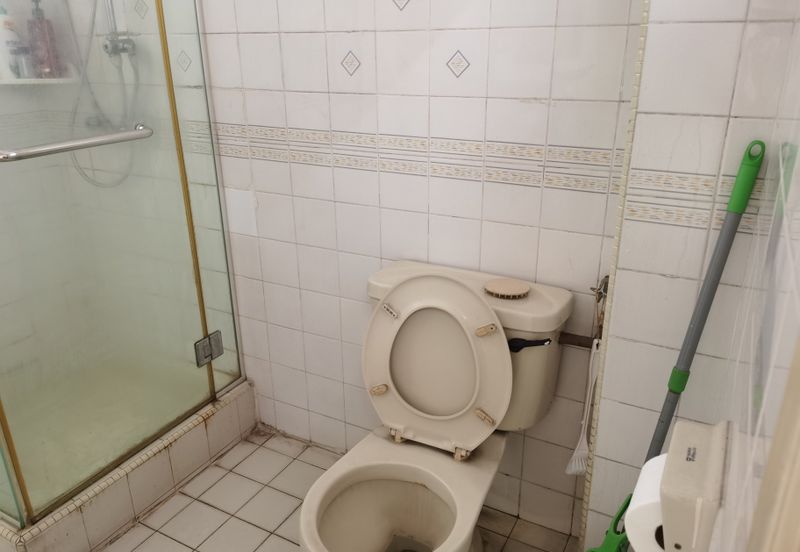 OUG 2 Storey Terrace Near OUG Market For Sale