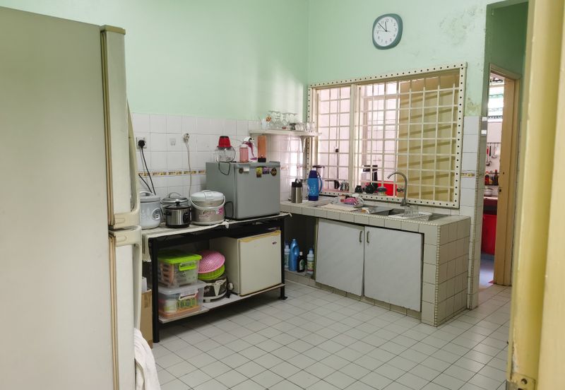 OUG 2 Storey Terrace Near OUG Market For Sale