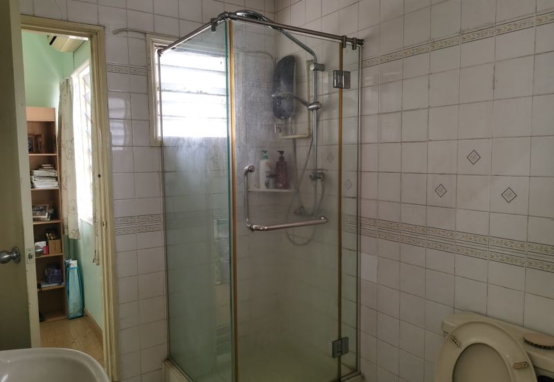 OUG 2 Storey Terrace Near OUG Market For Sale