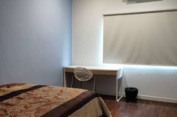 OUG/Taman Yarl 3 Storey Semi D For Sale