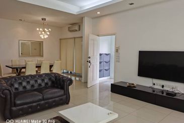 OUG/Taman Yarl 3 Storey Semi D For Sale