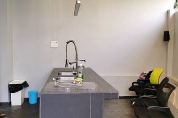 OUG/Taman Yarl 3 Storey Fully Furnished Semi D