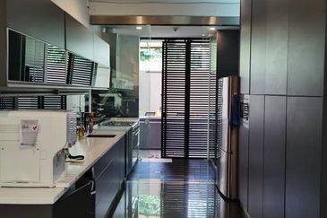 OUG/Taman Yarl 3 Storey Fully Furnished Semi D