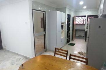 OUG/Happy Garden Ground Floor Townhouse For Rent