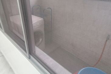 OUG/Happy Garden Ground Floor Townhouse For Rent