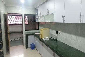 OUG/Happy Garden Ground Floor Townhouse For Rent