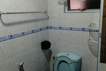 OUG/Happy Garden Ground Floor Townhouse For Rent