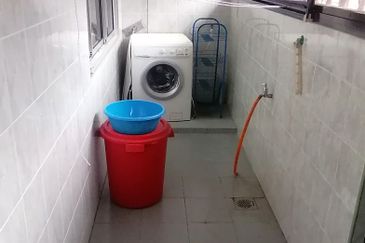 OUG/Happy Garden Ground Floor Townhouse For Rent