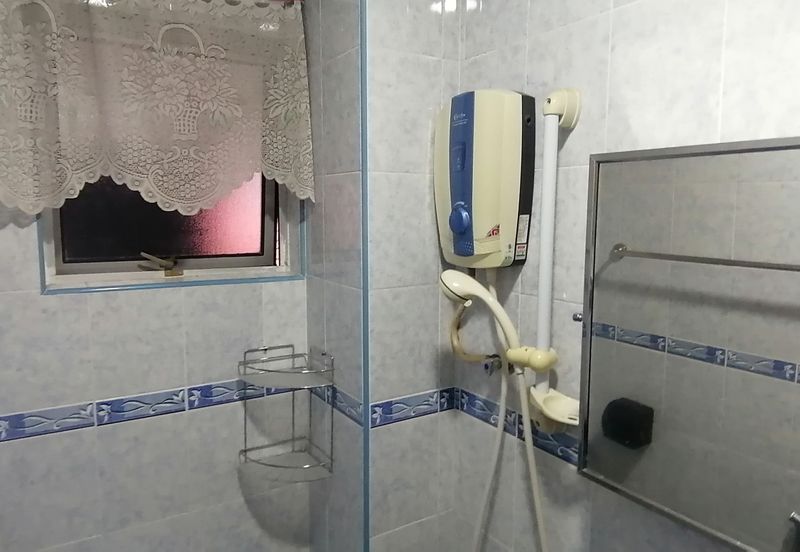 OUG/Happy Garden Ground Floor Townhouse For Rent