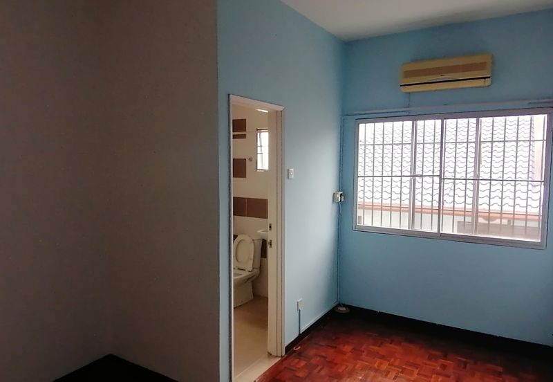 OUG/Happy Garden Ground Floor Townhouse For Rent