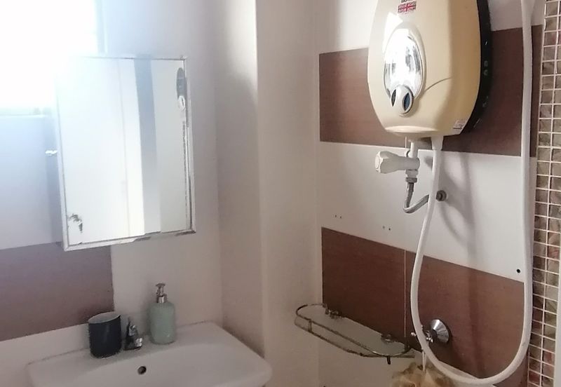 OUG/Happy Garden Ground Floor Townhouse For Rent