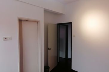 OUG/Happy Garden Ground Floor Townhouse For Rent