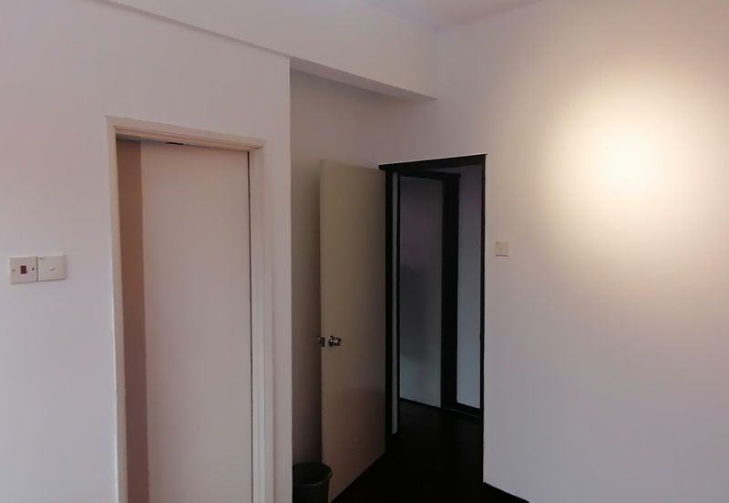 OUG/Happy Garden Ground Floor Townhouse For Rent